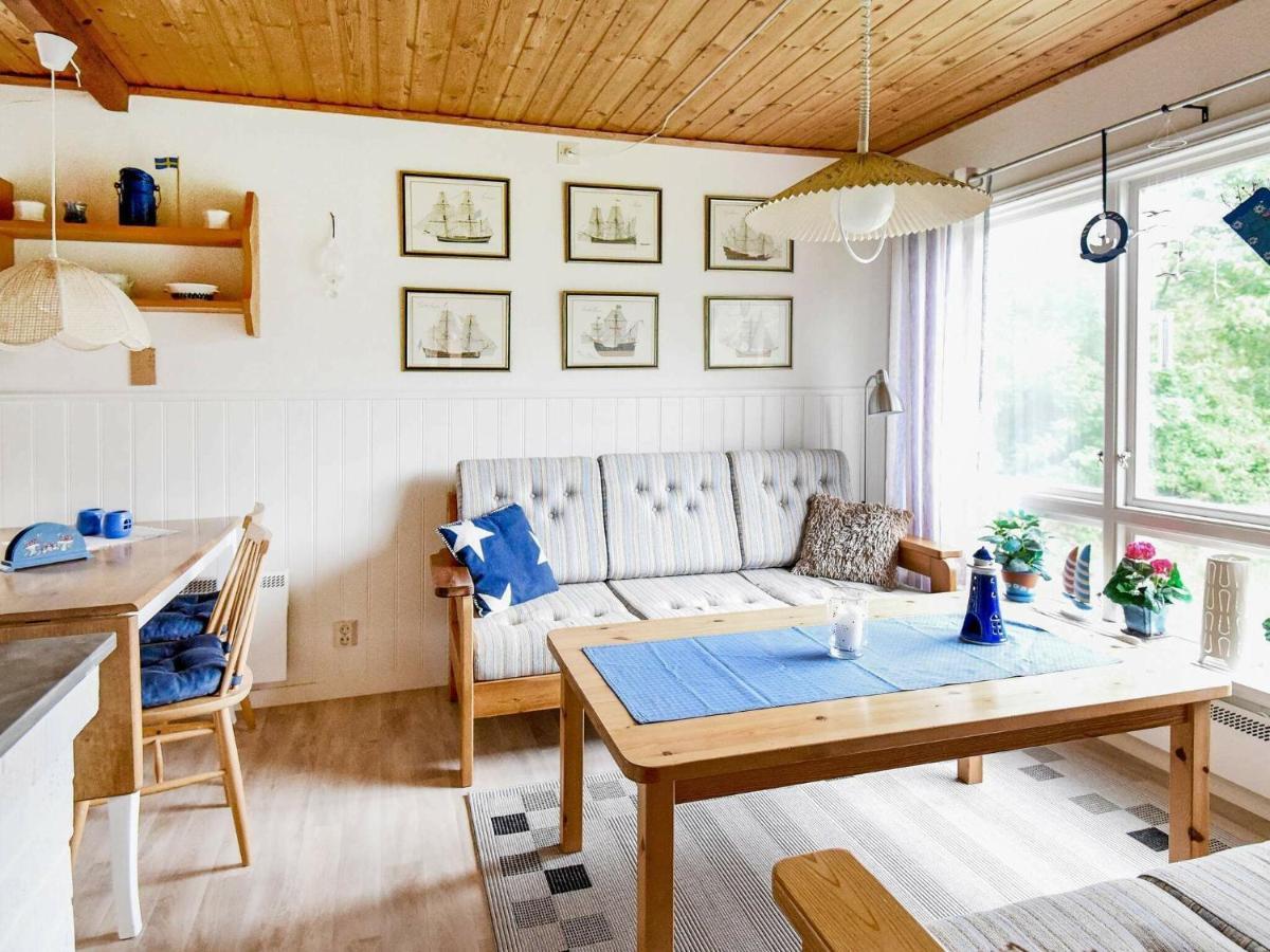 4 Person Holiday Home In Hen N Nösund Kültér fotó